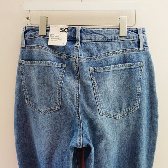 SO Junior's High Rise Curvy 90s Bootcut Jeans Medium wash 11/W30 NWT! - Picture 5 of 10